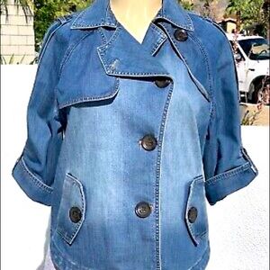Stylish Chico’s denim asymmetrical jacket Sz 0 (small)